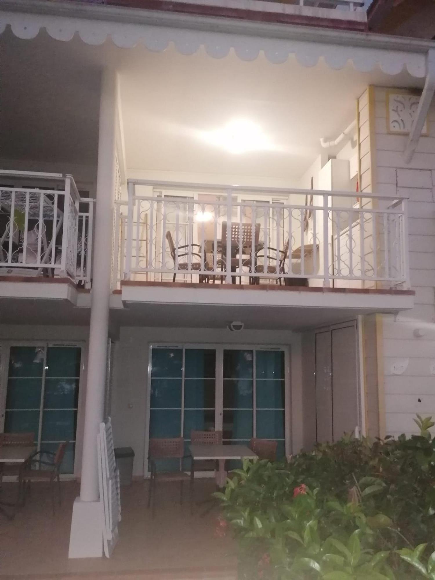 At Home ساينت آن المظهر الخارجي الصورة